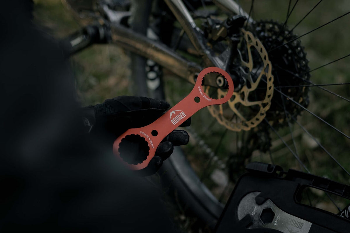 fahrradständer hinterrad stabil HENMI E-Bike 24-29Zoll, fahrradständer 40mm lochabstand 4 Stück 1/64 Maßstab best electric bike ever Radhelm:L / XL